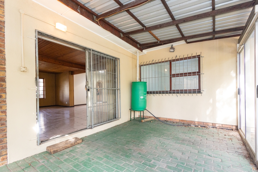 4 Bedroom Property for Sale in Ferndale Western Cape